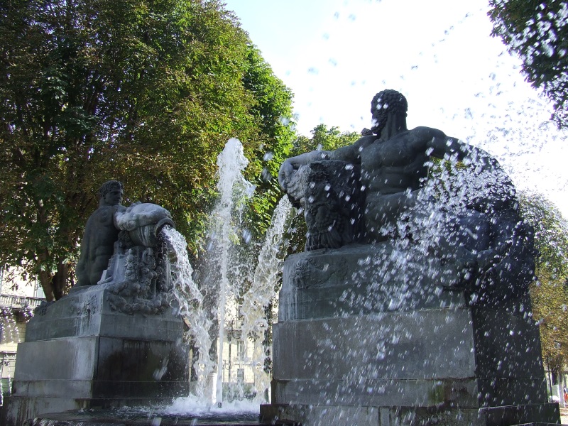 La 'Fontana Angelica' di piazza Solferino sarebbe un trattato di simbologia massonica